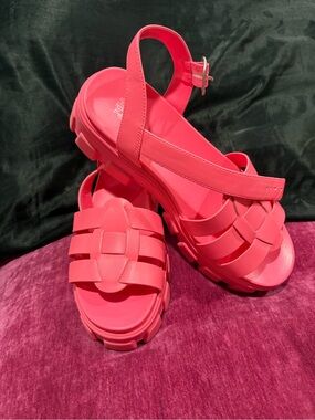 Wild Fable- Chunky Fisherman Sandals in Vibrant Hot Pink